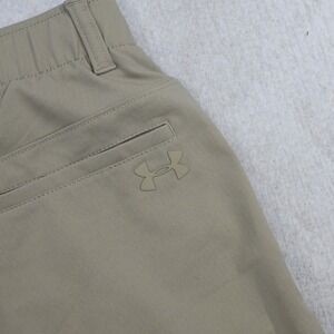 Under Armour Golf Shorts Mens Size 28 x 10" Beige HeatGear Performance Flat